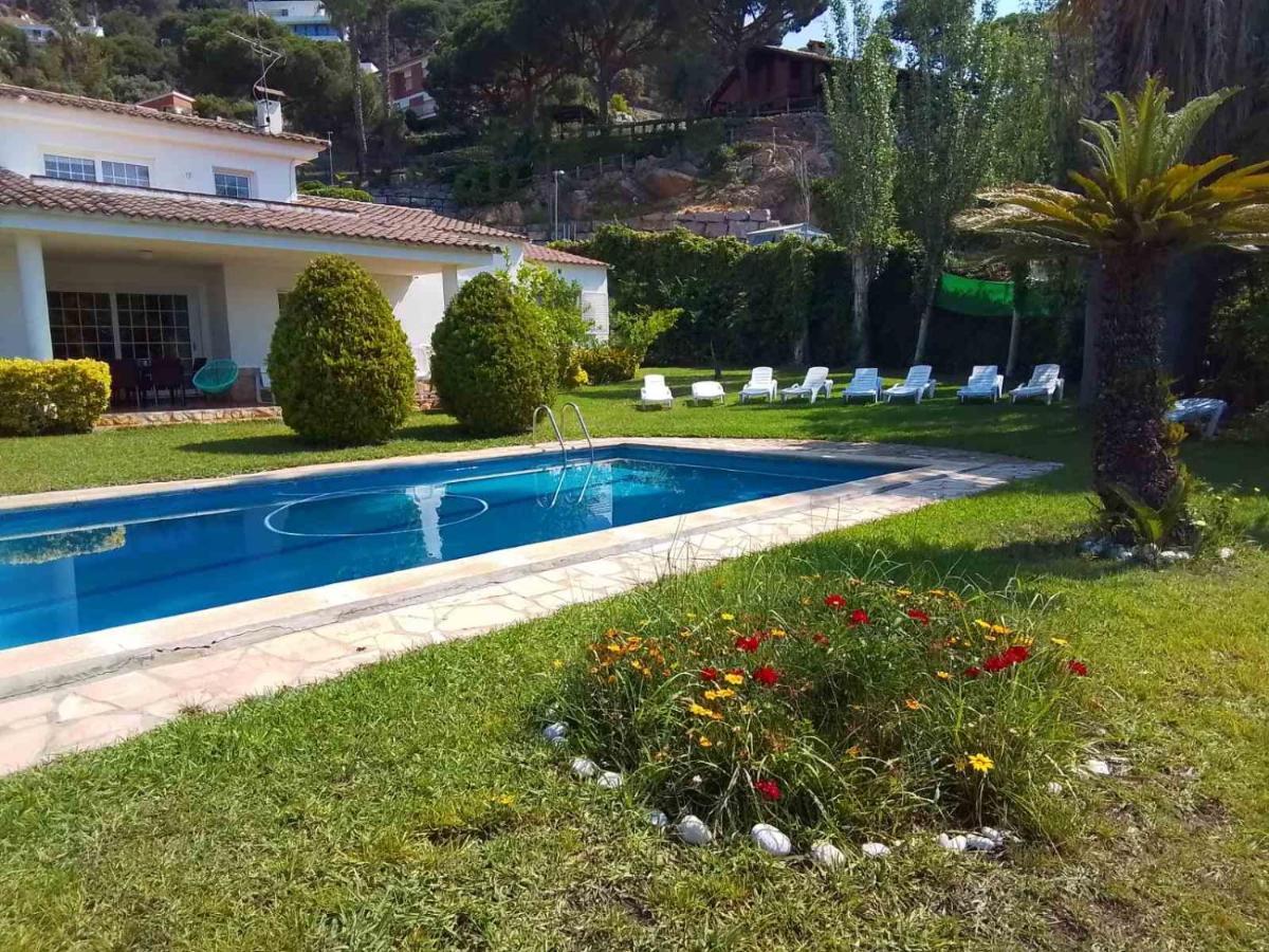 Villa Max Lloret de Mar Exterior photo